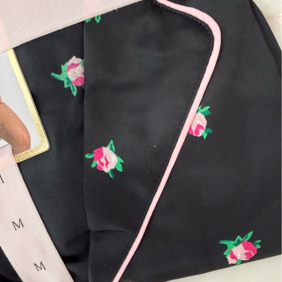 Victoria’s Secret Rosettes Black Satin Pajama Set-Medium - Picture 3 of 9